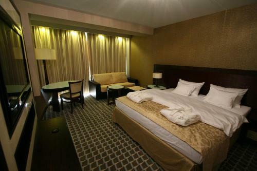 Apartament 214 W Hotelu Marine