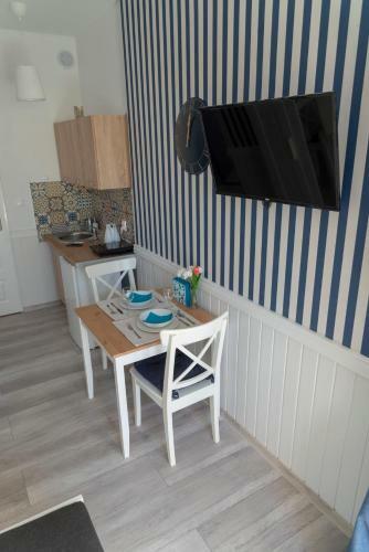 Marina House Apartments