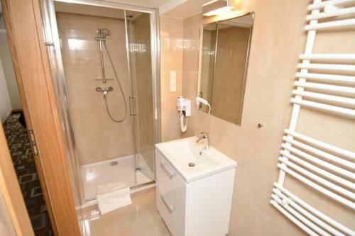 Provincja Winebar & Rooms