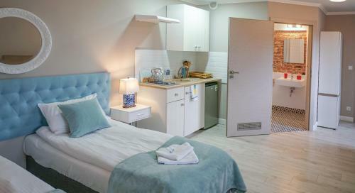 Happy Day Apartments