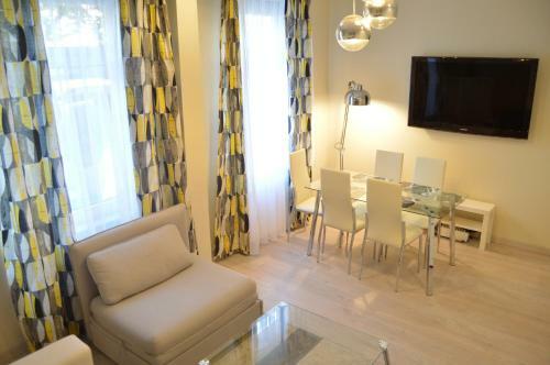 Happy Hours Apartment