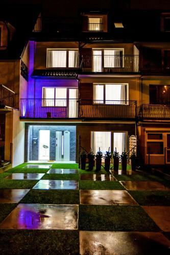 Adonis Apartaments