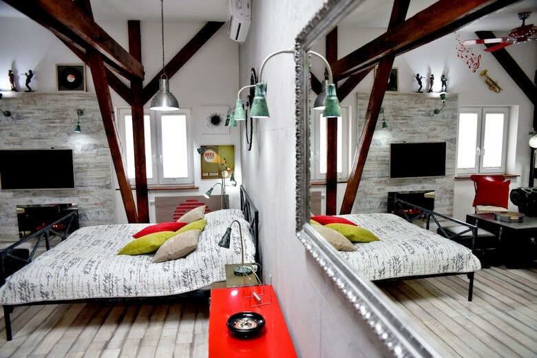 In The Attic Apartments