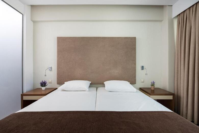 Hotel Oktober