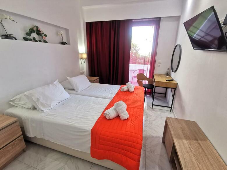 Hotel Studios Artemis