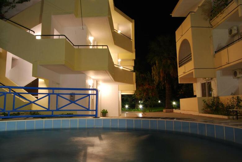 Hotel Studios Artemis