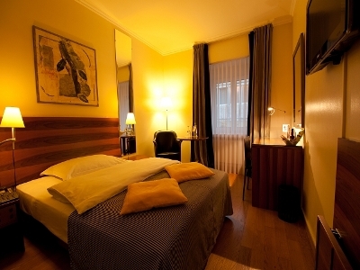 Central Plaza Hotel