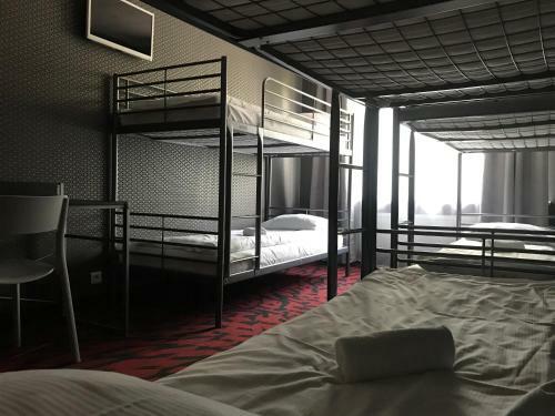 Albergue Loft Car Factory