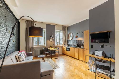 Fox Center Apartments