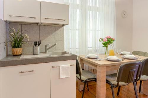 Top Location Apartment Odrzanska