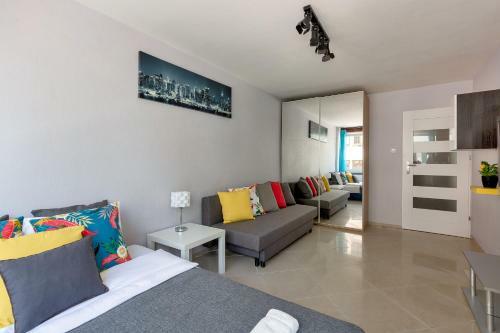 Lemonade Apartment In City Centre