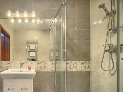 White Apartment Visitzakopane