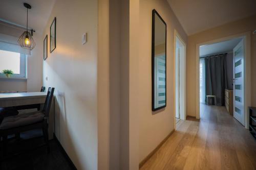 Rentplanet - Apartment With Mountain View