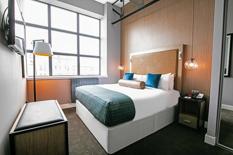 Sandman Signature Aberdeen Hotel