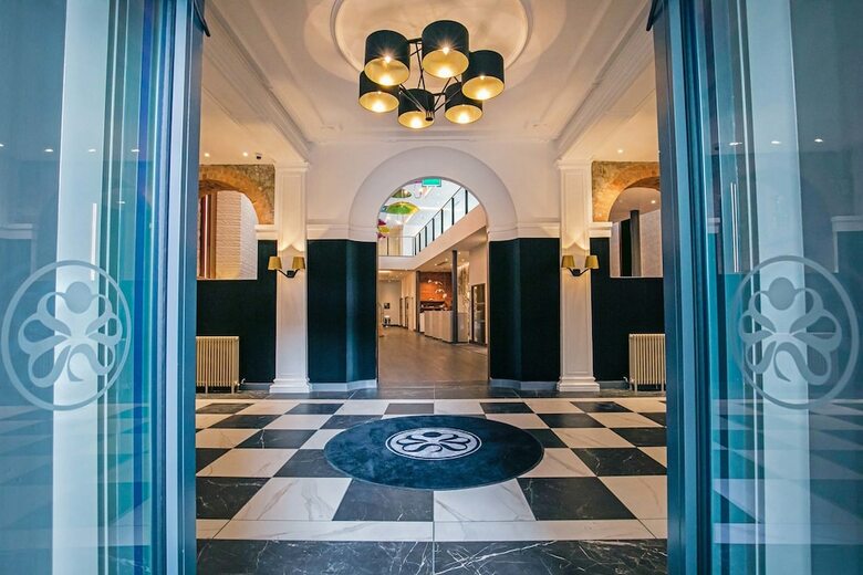 Sandman Signature Aberdeen Hotel