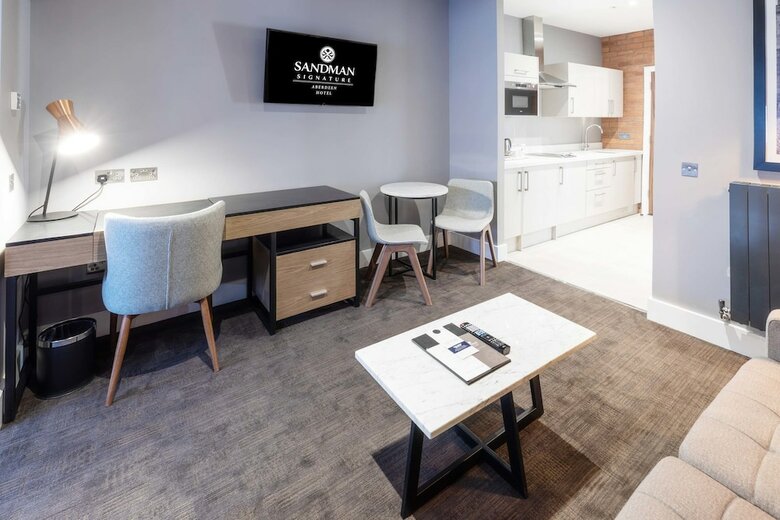 Sandman Signature Aberdeen Hotel