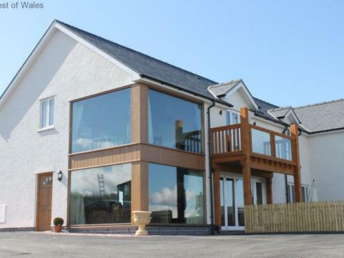 Holiday Home Gwelfryn