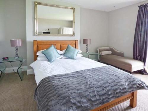 The Lookout, Alnwick