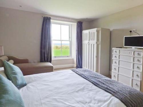The Lookout, Alnwick