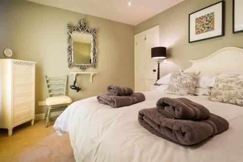 Lily Tarn Cottage