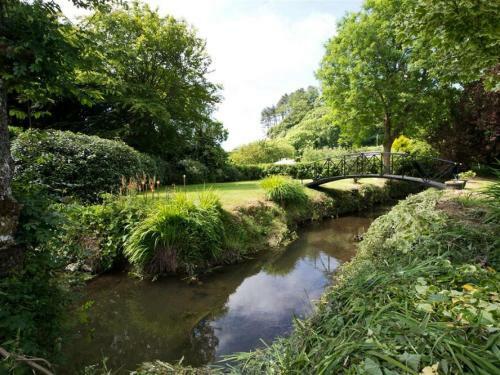 Spacious Villa In Amroth With Garden
