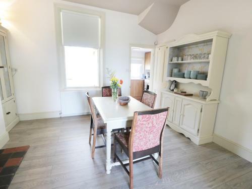Pow Wow Cottage, Annan