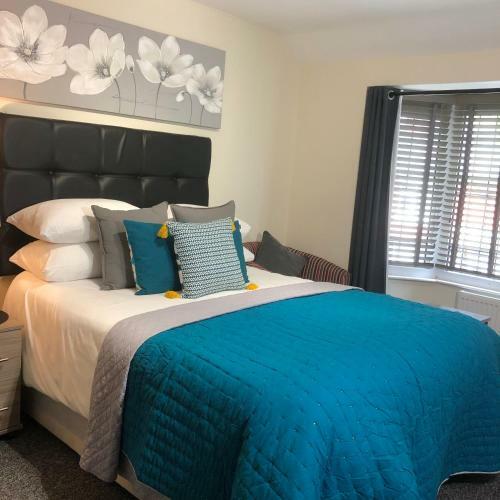 Aparthotel Holcombe House