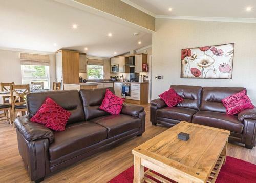 Woodhall Country Park Lodges