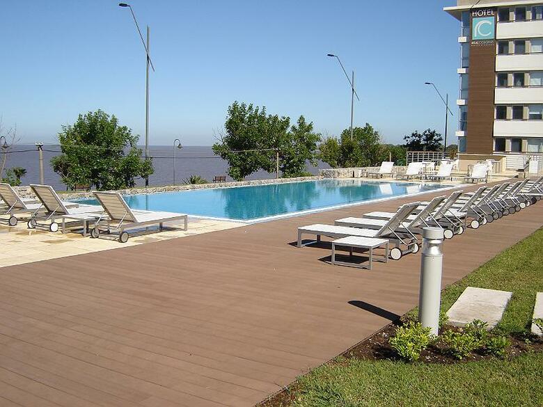Real Colonia Hotel And Suites