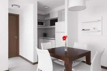Real Colonia Hotel And Suites