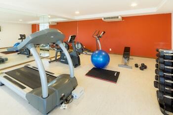Real Colonia Hotel And Suites