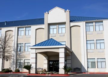 Hotel Comfort Suites South