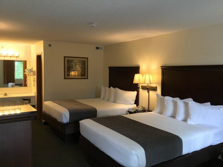 Hotel Brookwood Inn