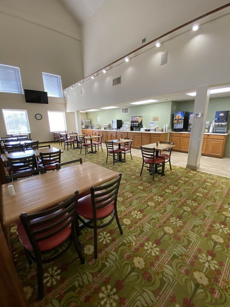 Hotel Brookwood Inn