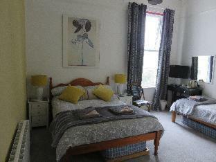 Hostal Marine View Guest House