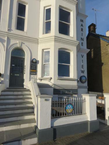 Hostal Marine View Guest House