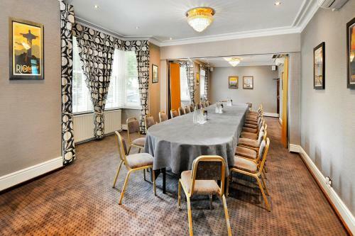 Ardington Hotel