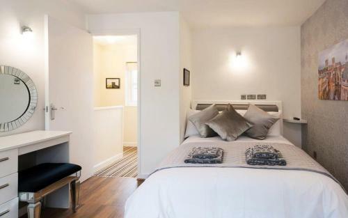 Pear Tree Holiday Home - York
