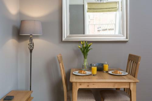 City Apartments - Fossgate Bridge