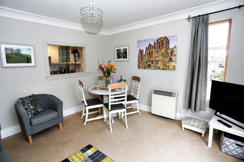 Emperors Wharf 2 Bedroom Apartment