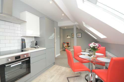 Apartamento Froghall Suites