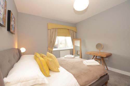 Apartamento Froghall Suites