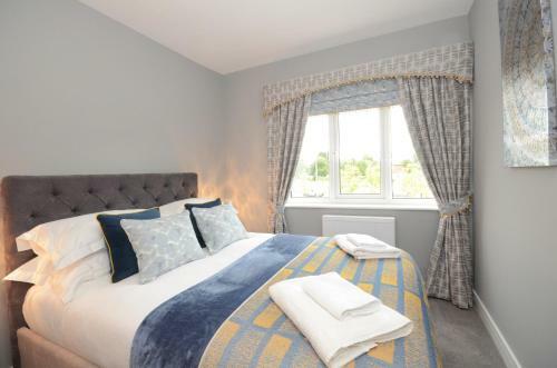 Apartamento Froghall Suites
