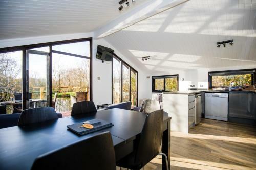 Lodge Fairwood Lakes Holiday Park
