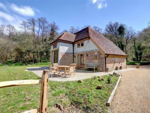 Holiday Home Three Oaks Barn