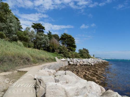 Bayview Apartment, Weymouth