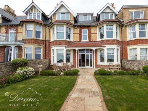 Beach View Apartment 2, Weymouth