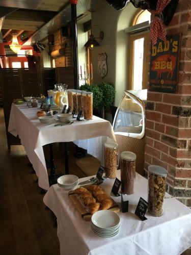 The Somerset House Hotel & Bbq