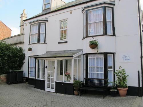 Bed & Breakfast Stone's Throw Guest House