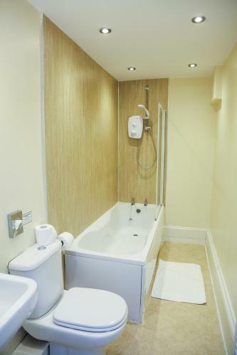 Hostal Riviera Guesthouse